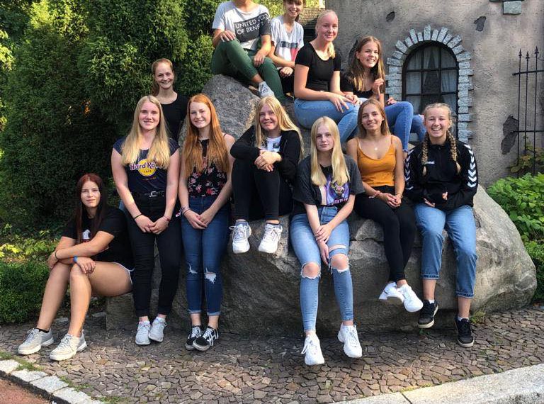 Weibliche B-Jugend belohnt sich mit Tag im Heidepark